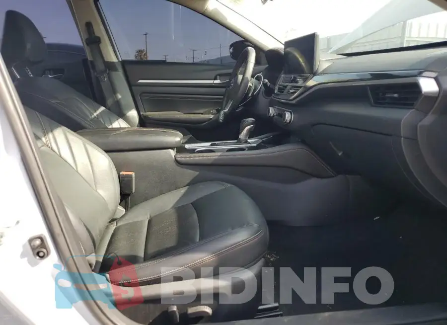 1N4BL4CW9PN307225 Photo# 7