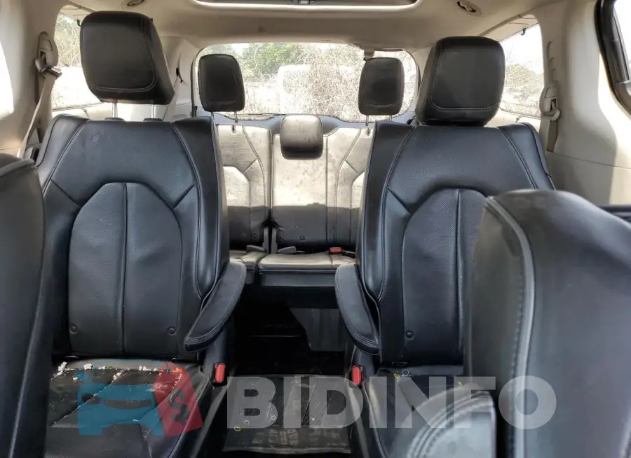 2C4RC1N77JR229387 Photo# 10