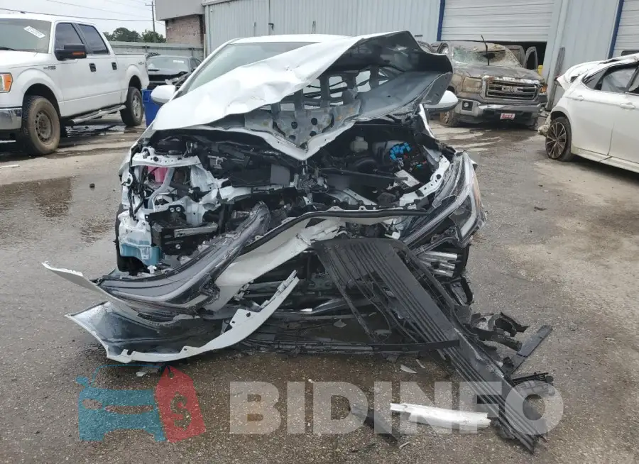 JTDBCMFE0R3049754 Photo# 5