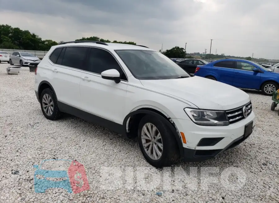 3VV3B7AX8JM185488 Photo# 4