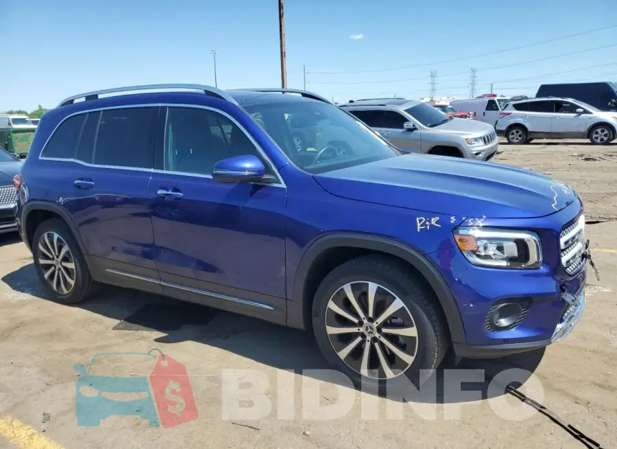 W1N4M4HBXPW301944 Photo# 4