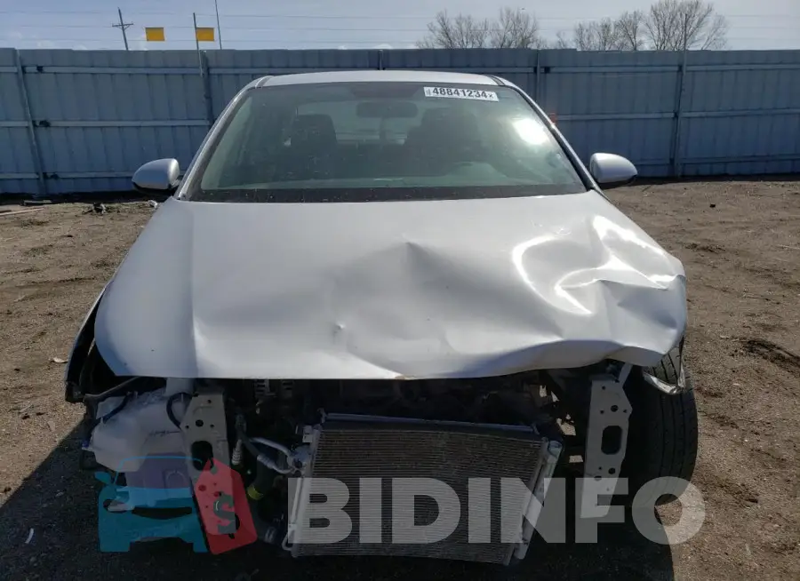 3KPC24A68NE167769 Photo# 5