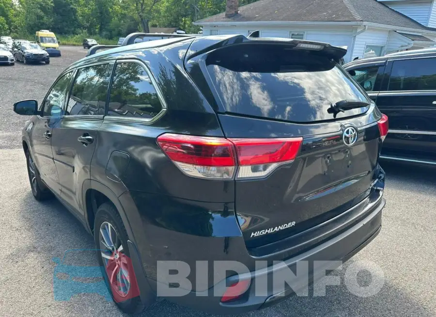 5TDJZRFH1JS814992 Photo# 2