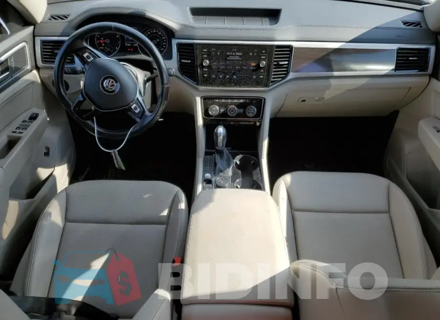 1V2MR2CA9JC528044 Photo# 8