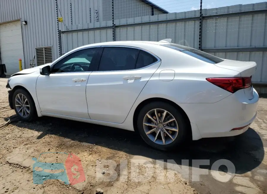 19UUB1F57JA002913 Photo# 2