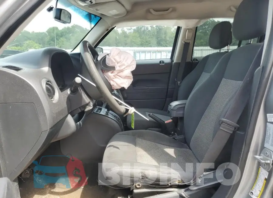 1C4NJRBB5GD559097 Photo# 7