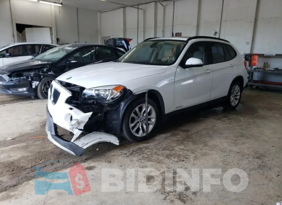 WBAVL1C50FVY31081 Photo# 1