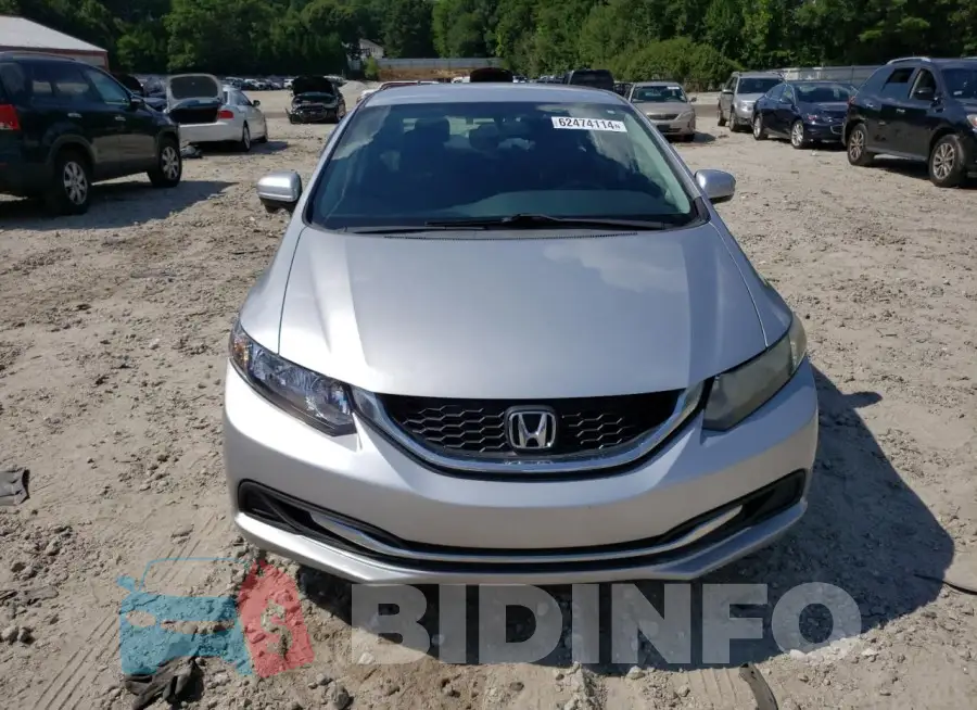 19XFB2F74FE030977 Photo# 5