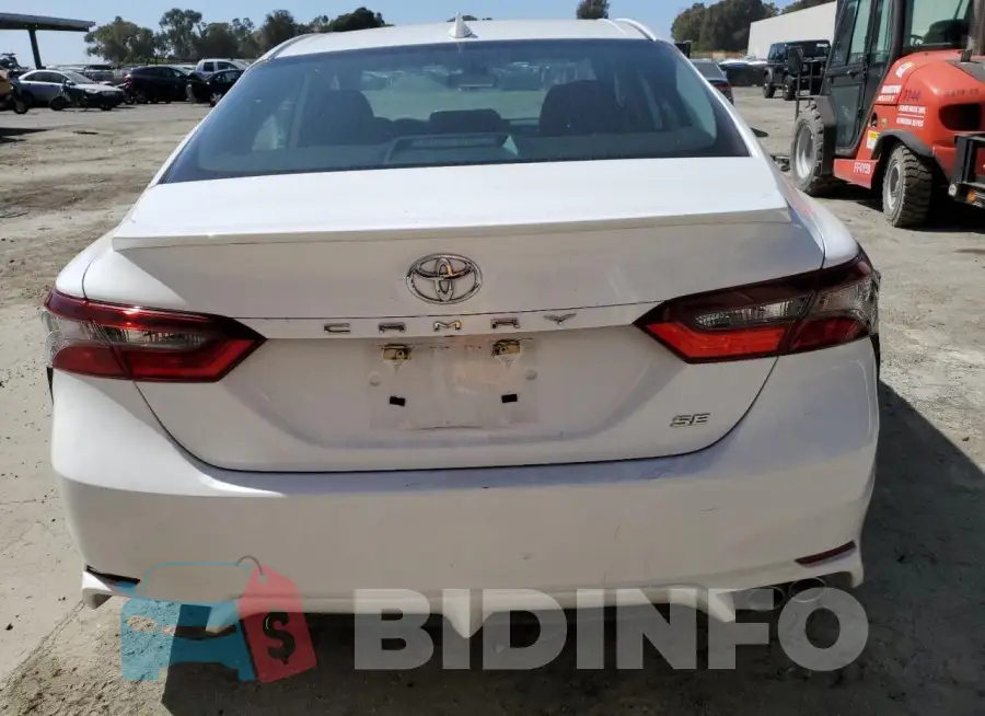 4T1G11AK4NU706076 Photo# 6