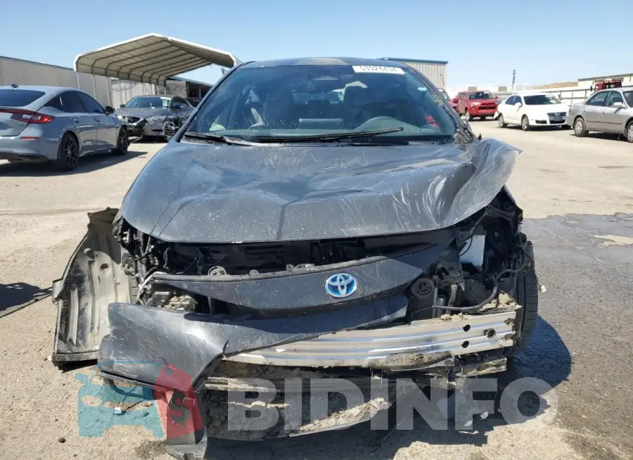 JTDBCMFE5R3035770 Photo# 5