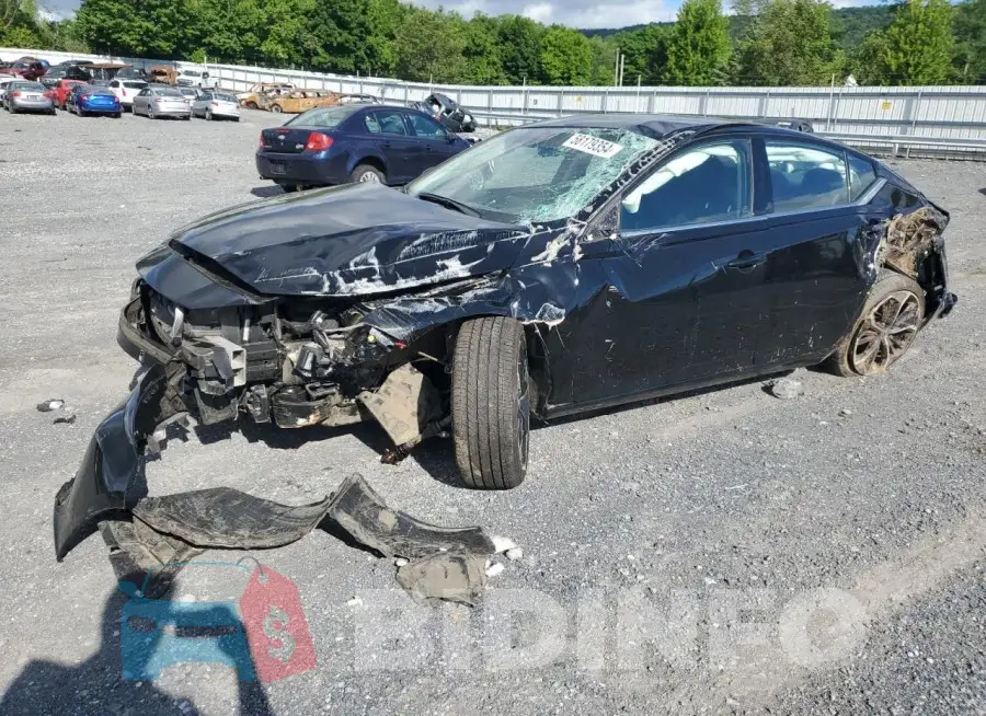 1N4BL4CV9PN368582 Photo# 1