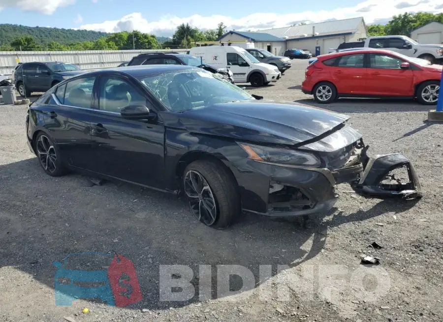 1N4BL4CV9PN368582 Photo# 4