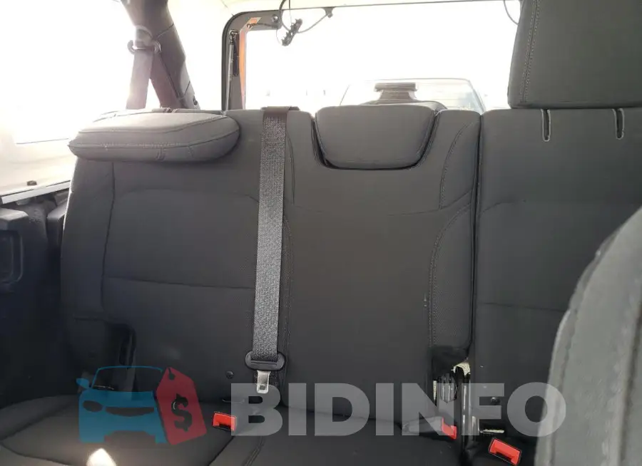1C4HJXEG4JW140792 Photo# 10