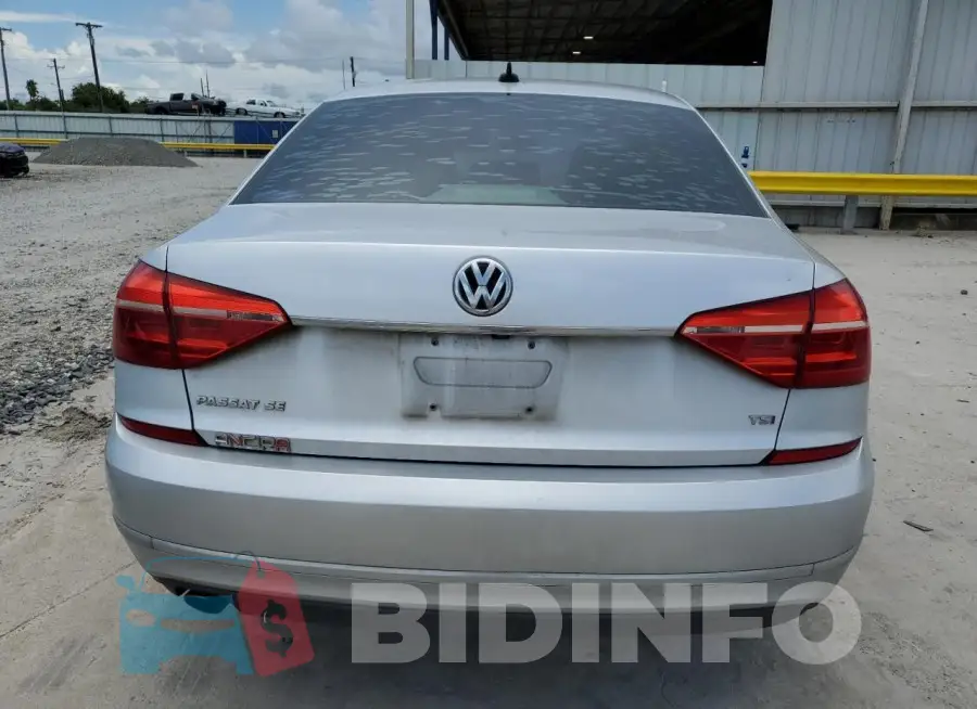 1VWBS7A31GC008022 Photo# 6