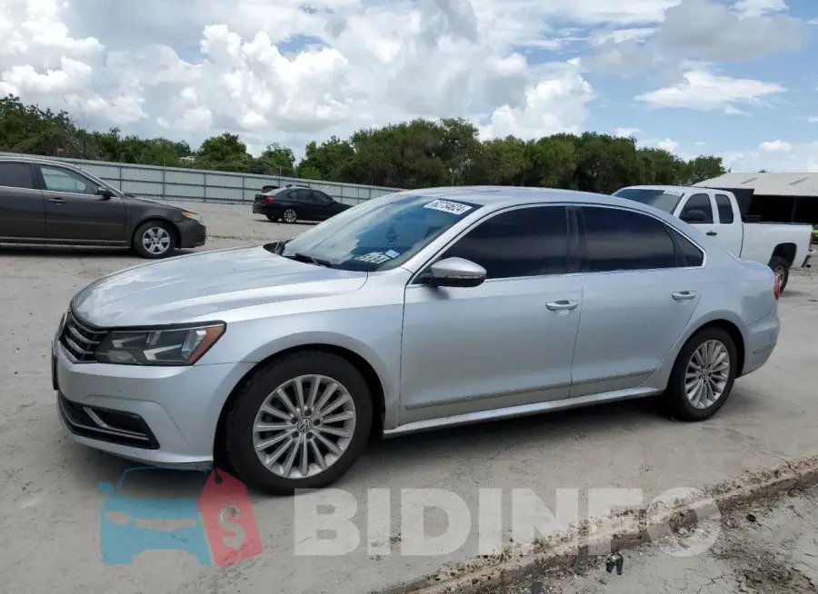 1VWBS7A31GC008022 Photo# 1