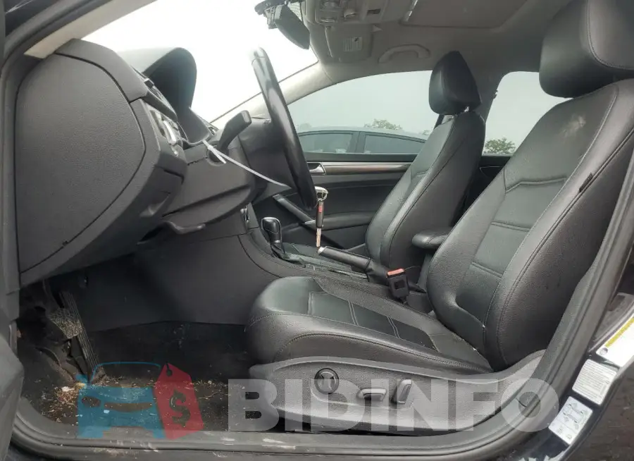 1VWGT7A37HC028358 Photo# 7