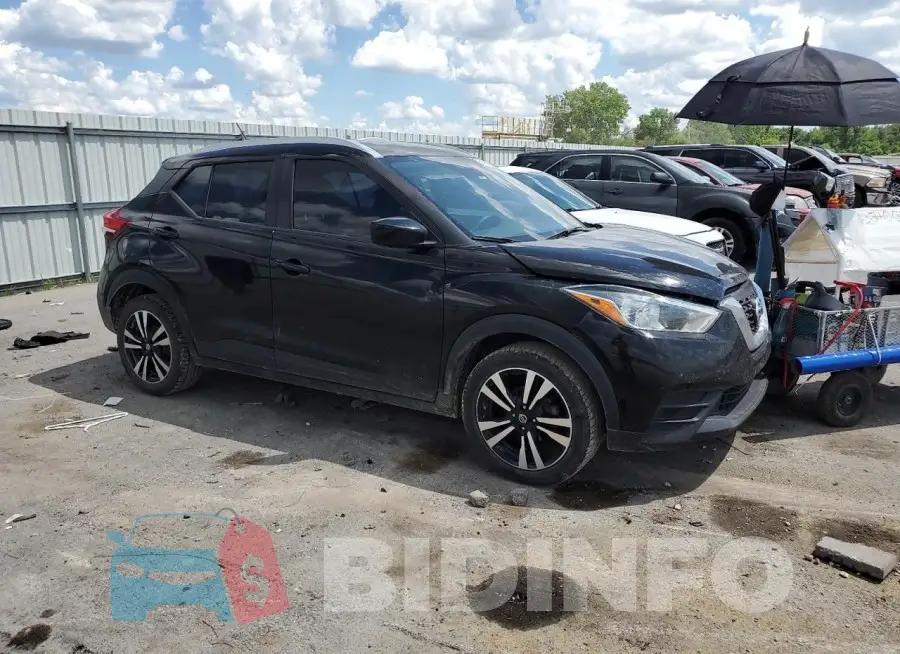 3N1CP5CU2KL541841 Photo# 4