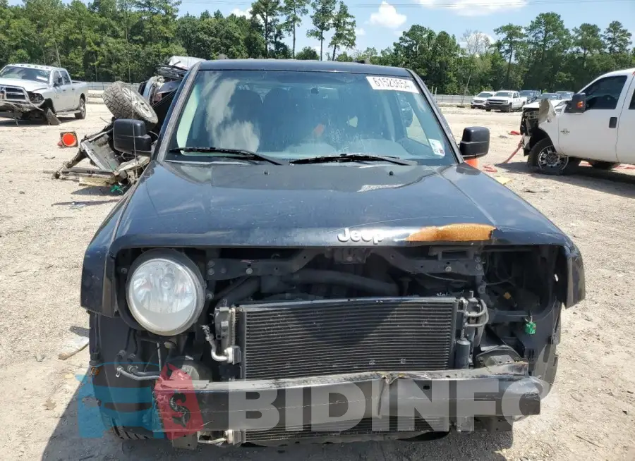 1C4NJPBAXGD727022 Photo# 5