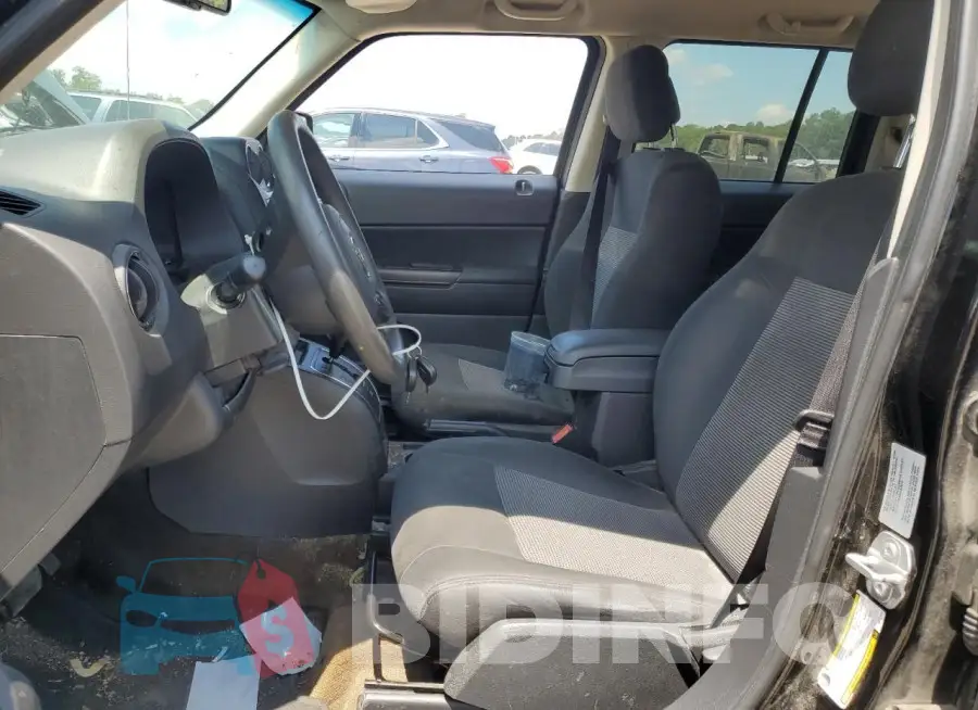 1C4NJPBAXGD727022 Photo# 7