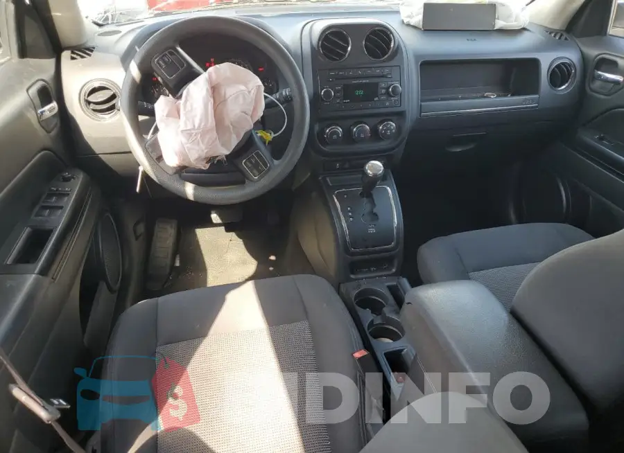 1C4NJPBAXHD122743 Photo# 8
