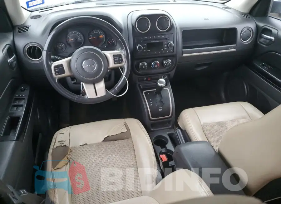 1C4NJPBB2GD775090 Photo# 8