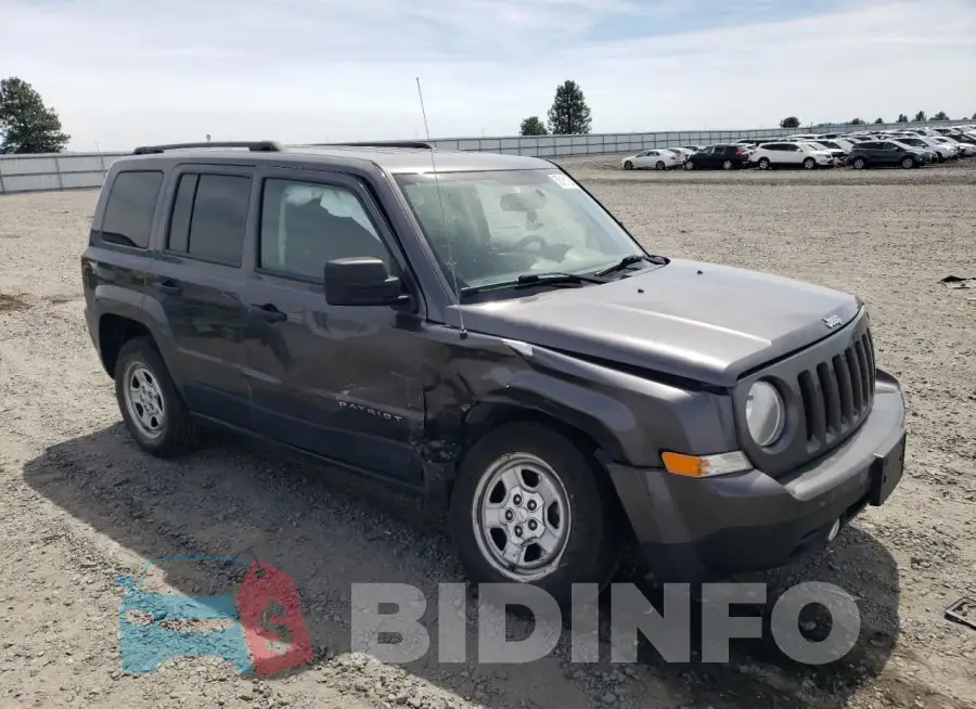 1C4NJPBB3HD153082 Photo# 4