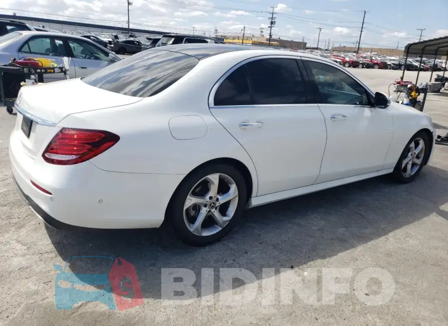 WDDZF4JB2KA633132 Photo# 3