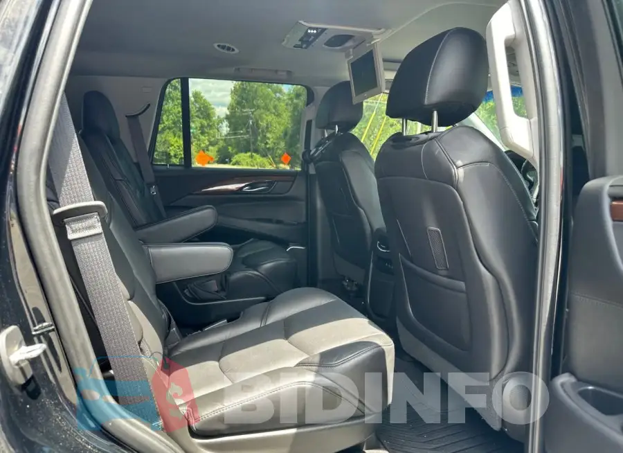 1GYS3CKJ8KR257794 Photo# 6