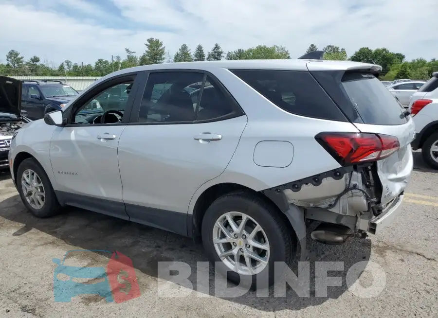 2GNAXHEV8N6104986 Photo# 2
