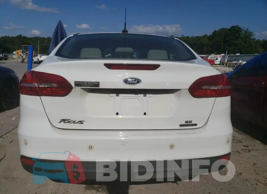 1FADP3F27GL320650 Photo# 6