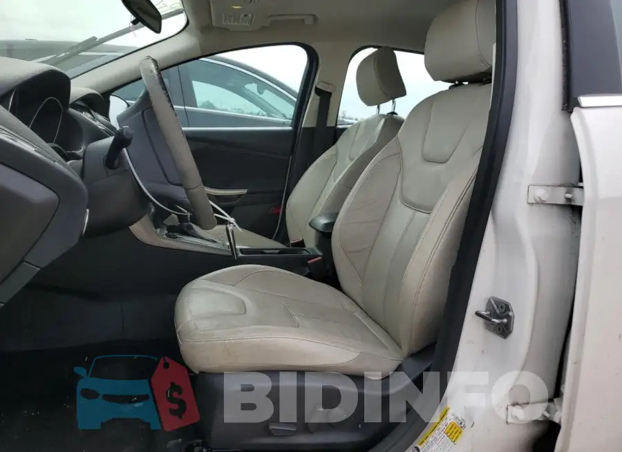 1FADP3N21GL205527 Photo# 7