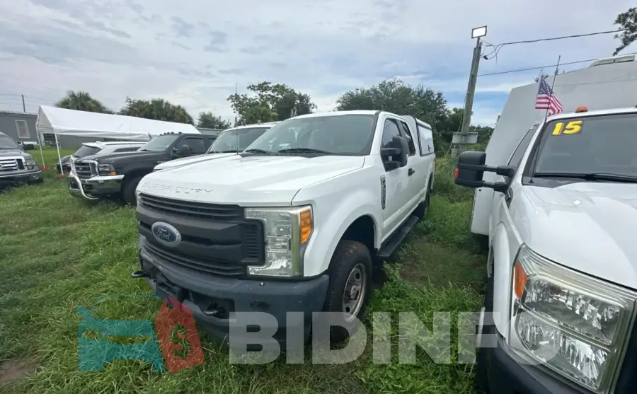 1FT7X2B68HED72112 Photo# 2
