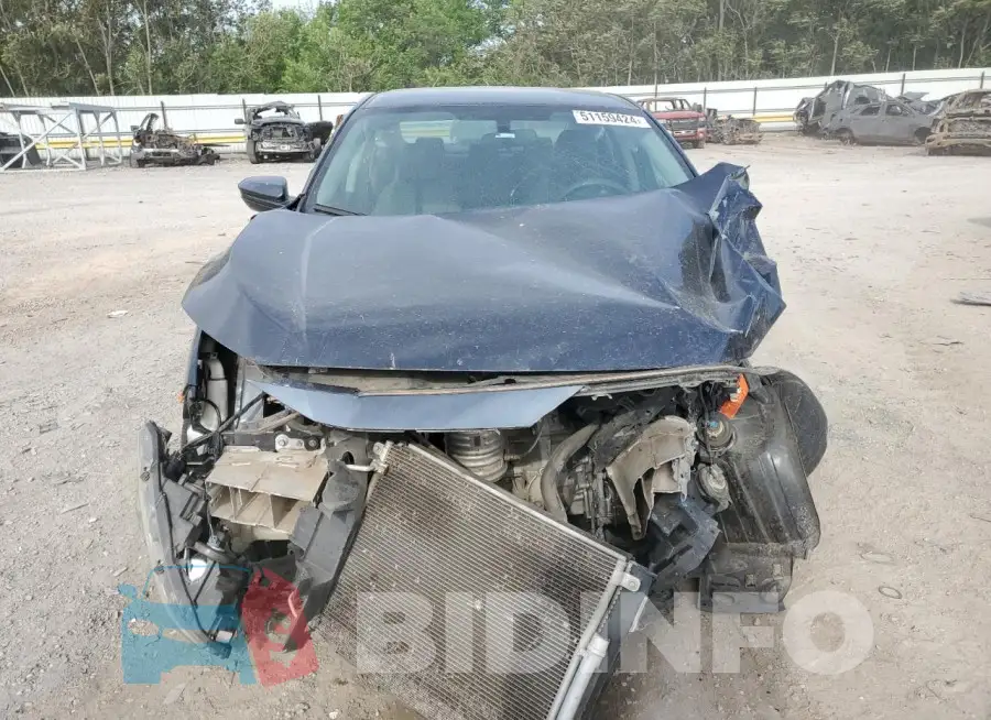 19XFC2F50HE055583 Photo# 5