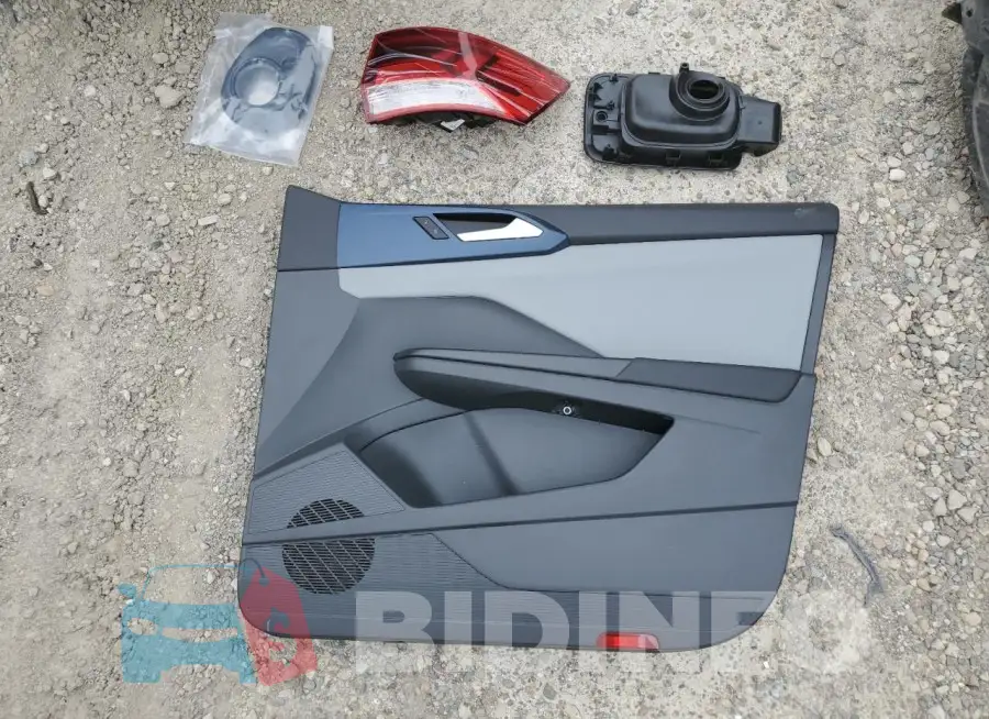 3VVRX7B29NM062318 Photo# 12