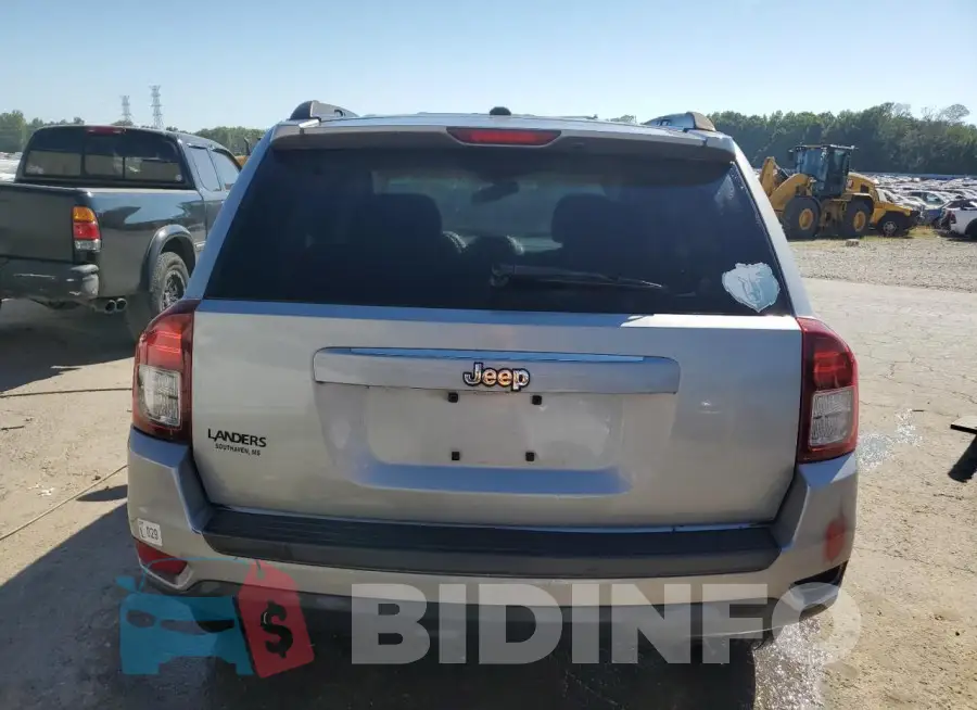 1C4NJCBBXFD171343 Photo# 6