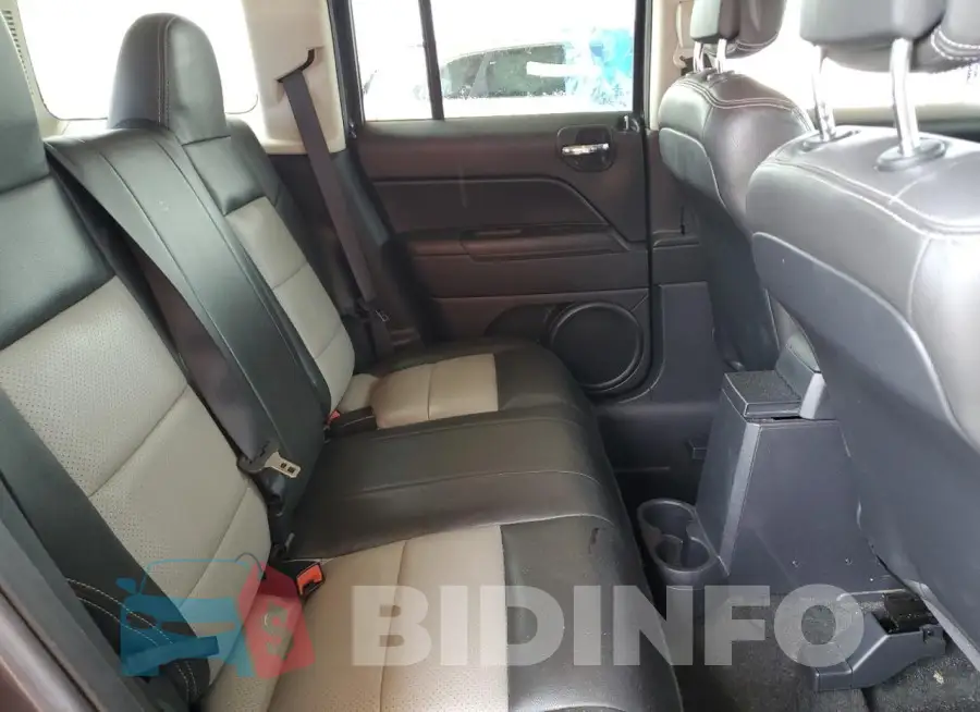 1C4NJPFB4GD503005 Photo# 11