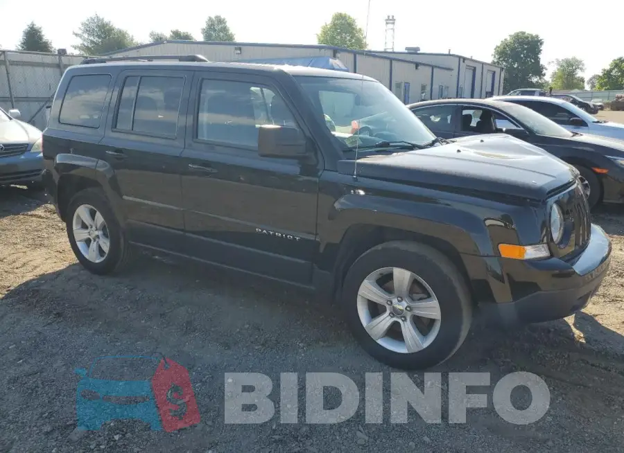1C4NJPFB8HD184421 Photo# 4