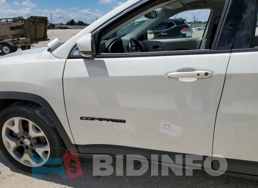 3C4NJCCB4LT158334 Photo# 13