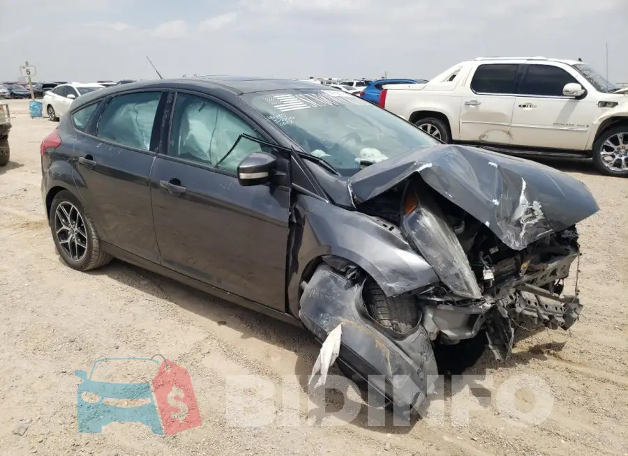 1FADP3M2XHL225066 Photo# 4