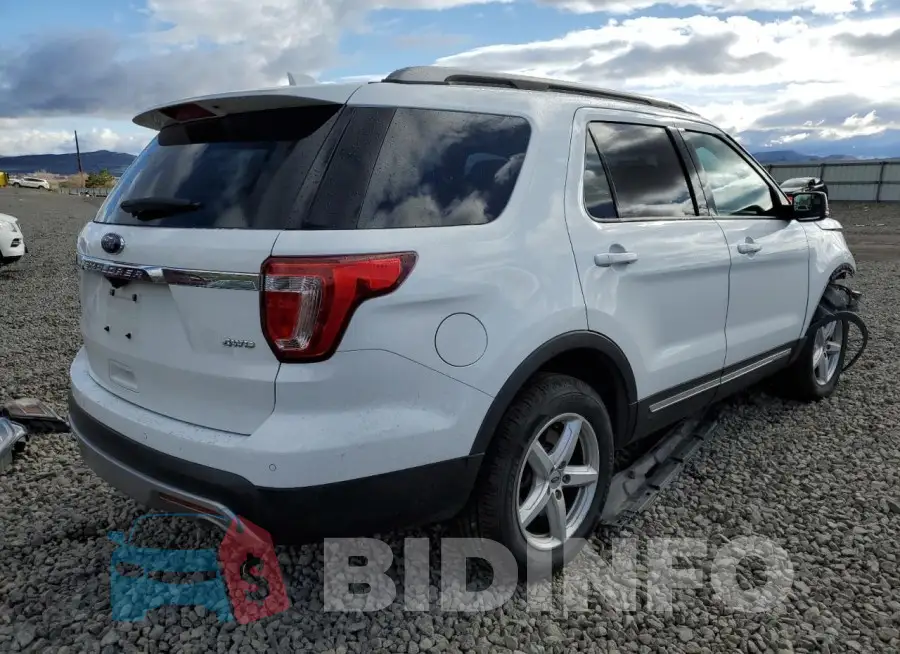 1FM5K8D87HGD17710 Photo# 3 1FM5K8D87HGD17710 Photo# 3