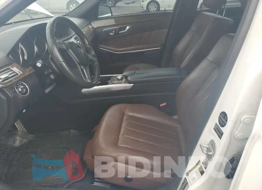 WDDHF8JB5FB164217 Photo# 7