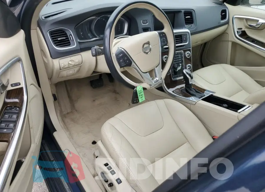 YV140MFK7F1334024 Photo# 8