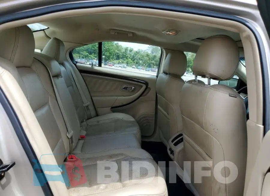 1FAHP2F83HG124084 Photo# 10