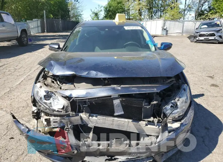 19XFC2F84HE066287 Photo# 5