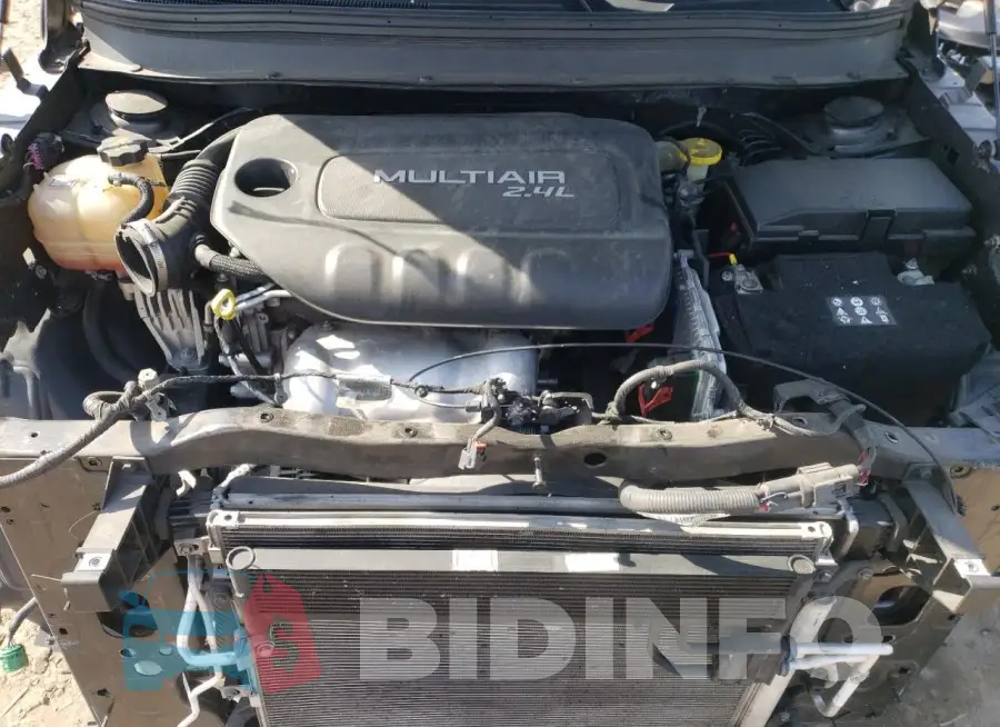 1C4PJLCB5HW643091 Photo# 11