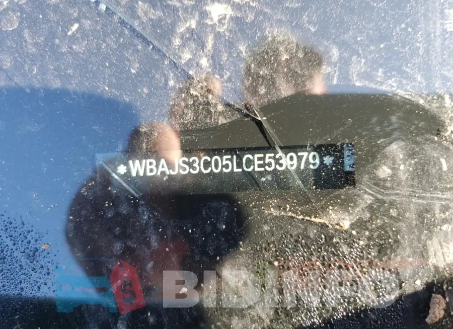 WBAJS3C05LCE53979 Photo# 13