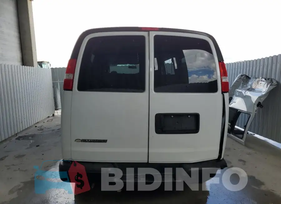 1GAZGNFP5N1283719 Photo# 6