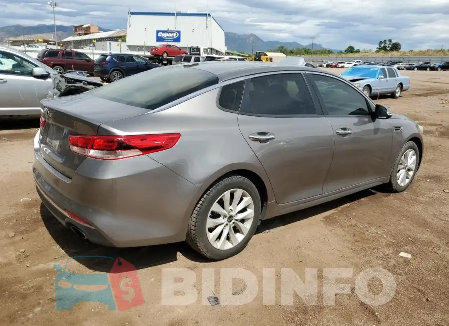 5XXGT4L30HG139235 Photo# 3