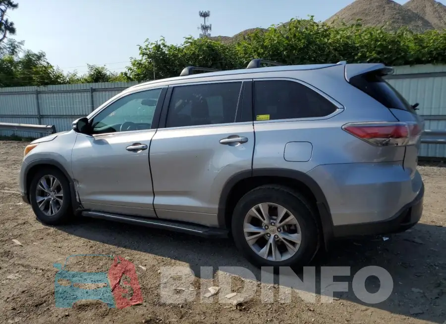 5TDJKRFH3FS114077 Photo# 2