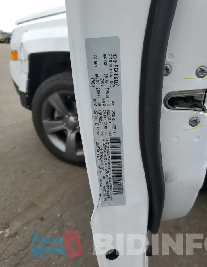 1C4NJRFB8FD370372 Photo# 12